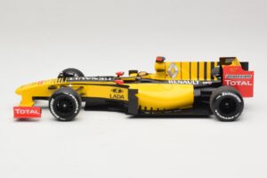 Renault R30 Showcar #11 R. Kubica F1 2010 Minichamps 1:18 150100081 Kov – obrázek 3 z 6
