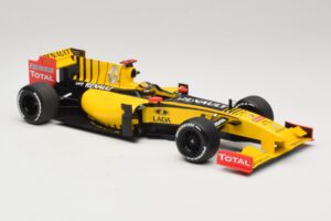 Renault R30 Showcar #11 R. Kubica F1 2010 Minichamps 1:18 150100081 Kov – obrázek 4 z 6