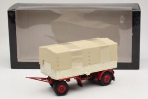 Nákladní Přívěs Plachta Bílý Červený Minichamps 1:43 439159096 Kov – obrázek 6 z 6