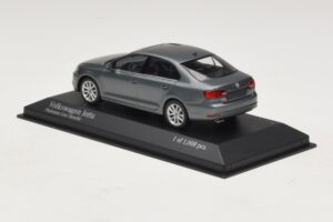 Volkswagen Jetta Mk6 Grey Metallic Minichamps 1:43 400059000 Kov – obrázek 3 z 4
