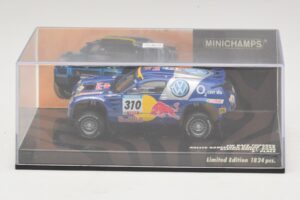 Volkswagen Race Touareg Red Bull #310 J. Kleinschmidt / F. Pons Dakar Rally 2005 Minichamps 1:43 436055310 Kov – obrázek 4 z 5