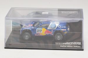 Volkswagen Race Touareg Red Bull #317 Gordon / von Zitzewitz Dakar Rally 2005 Minichamps 1:43 436055317 Kov – obrázek 4 z 5