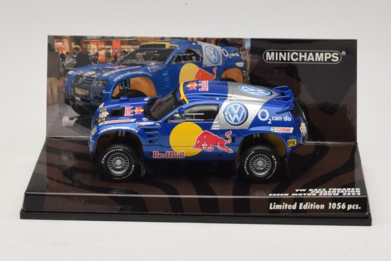 Volkswagen Race Touareg Red Bull Presentation Essen Motor Show 2004 Minichamps 1:43 Volkswagen Race Touareg Red Bull Presentation Essen Motor Show 2004 Minichamps 1:43 436045300 Kov