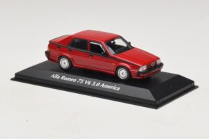 Alfa Romeo 75 V6 3.0 America Červený Maxichamps 1:43 940120461 Kov – obrázek 3 z 5