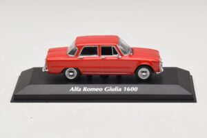 Alfa Romeo Giulia 1600 Červený Maxichamps 1:43 Alfa Romeo Giulia 1600 Červený Maxichamps 1:43 940120901 Kov