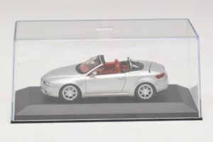 Alfa Romeo Giulia Spider Stříbrný Minichamps 1:43 400120731 Kov – obrázek 4 z 5