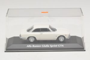 Alfa Romeo Giulia Sprint GTA Bílý Maxichamps 1:43 940120441 Kov – obrázek 4 z 5