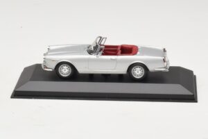 Alfa Romeo Spider 916 3.2 V6 24V Stříbrný Minichamps 1:43 400120330 Kov