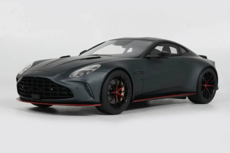 Aston Martin Vantage S Satin Xenon Grey GT Spirit 1:18 GT1017 Pryskyřice