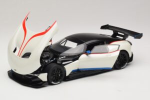 Aston Martin Vulcan Stratus White S Modrými a Červenými Pruhy AUTOart 1:18 70261 Kompozit – obrázek 2 z 8