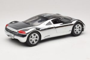 Audi Avus Quattro Chrome Silver Revell 1:18 08830 Kov – obrázek 3 z 8