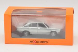 BMW 520 E12 Světle Modrá Metalíza Maxichamps 1:43 940023002 Kov – obrázek 5 z 5