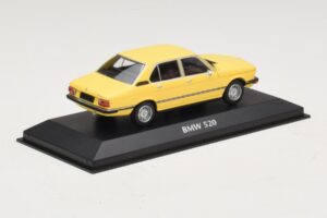 BMW 520 E12 Žlutý Maxichamps 1:43 940023001 Kov – obrázek 2 z 5