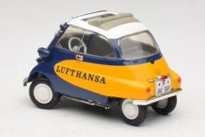BMW Isetta 250 Lufthansa Revell 1:18 08926 Kov – obrázek 7 z 8