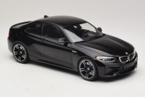 BMW M2 F87 Černá Metalíza Minichamps 1:18 155026100 Kov – obrázek 4 z 6