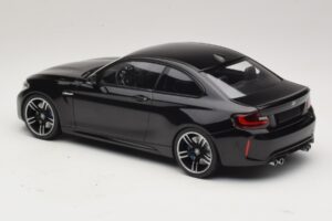 BMW M2 F87 Černá Metalíza Minichamps 1:18 155026100 Kov – obrázek 5 z 6