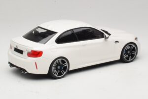 BMW M2 F87 Bílý Minichamps 1:18 155026104 Kov – obrázek 2 z 6