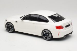 BMW M2 F87 Bílý Minichamps 1:18 155026104 Kov – obrázek 5 z 6