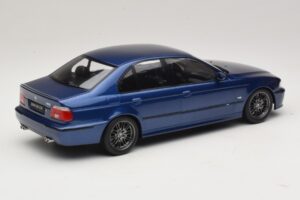 BMW M5 E39 Modrá Metalíza KK-Scale 1:18 KKDC181621 Kov – obrázek 2 z 6