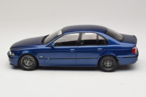 BMW M5 E39 Modrá Metalíza KK-Scale 1:18 KKDC181621 Kov – obrázek 3 z 6