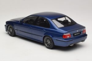 BMW M5 E39 Modrá Metalíza KK-Scale 1:18 KKDC181621 Kov – obrázek 5 z 6