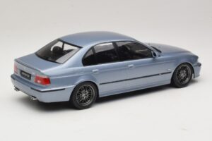 BMW M5 E39 Silverstone Blue Metallic KK-Scale 1:18 KKDC181622 Kov – obrázek 2 z 6
