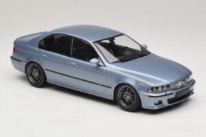 BMW M5 E39 Silverstone Blue Metallic KK-Scale 1:18 KKDC181622 Kov – obrázek 4 z 6