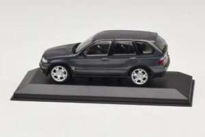 BMW X5 E53 4.4i Šedá Metalíza Náhradní Krabice Minichamps 1:43 80420393166-R1 Kov