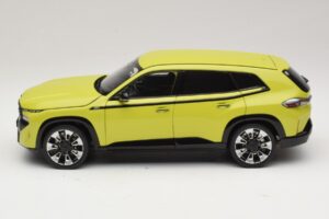 BMW XM G09 Žlutý Minichamps 1:18 110023302 Kov – obrázek 4 z 8