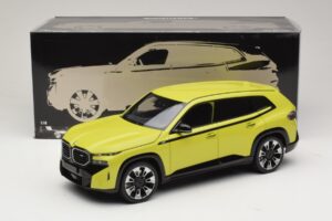 BMW XM G09 Žlutý Minichamps 1:18 110023302 Kov – obrázek 8 z 8