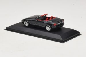 BMW Z1 Tmavě Zelená S Červeným Interiérem Minichamps 1:43 BMW021 Kov – obrázek 3 z 5