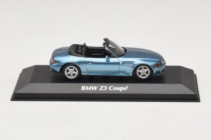 BMW Z3 Modrý Maxichamps 1:43 BMW Z3 Modrý Maxichamps 1:43 940024331 Kov