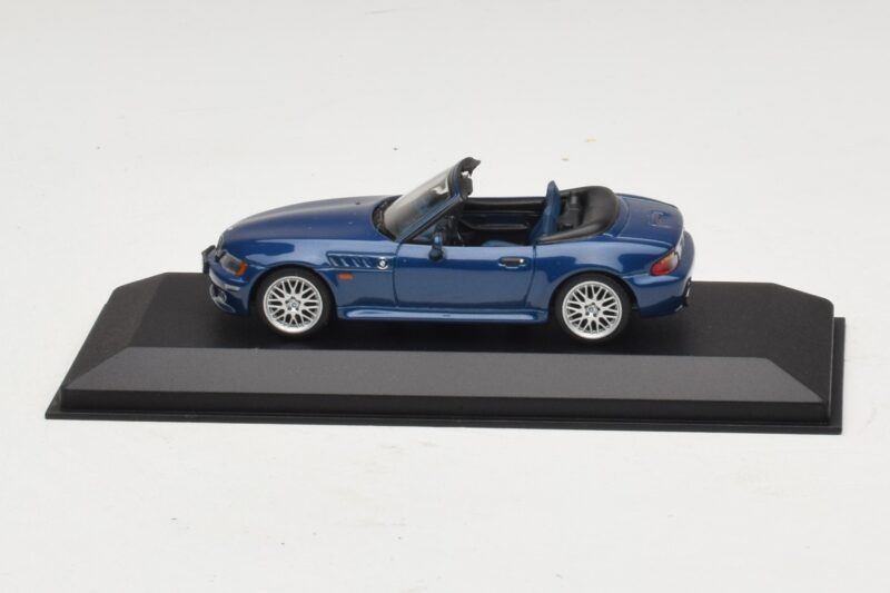 BMW Z3 E36/7 1.8 M Package Modrý Náhradní Krabice Minichamps 1:43 BMW Z3 E36/7 1.8 M Package Modrý Náhradní Krabice Minichamps 1:43 80429411714-R1 Kov