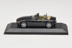BMW Z4 E85 Černá Metalíza Náhradní Krabice Minichamps 1:43 80420144055-R1 Kov