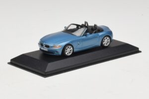 BMW Z4 E85 Světle Modrá Metalíza Náhradní Krabice Minichamps 1:43 80420144054-R1 Kov – obrázek 2 z 5