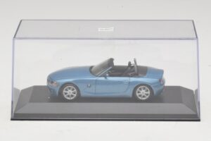 BMW Z4 E85 Světle Modrá Metalíza Náhradní Krabice Minichamps 1:43 80420144054-R1 Kov – obrázek 4 z 5