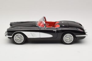 Chevrolet Corvette C1 Tuxedo Black AUTOart 1:18 71142 Kov – obrázek 4 z 8