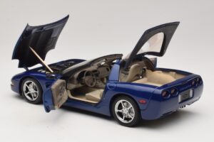 Chevrolet Corvette C5 Commemorative Edition Modrý AUTOart 1:18 71157 Kov – obrázek 6 z 9