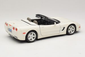 Chevrolet Corvette C5 Kabriolet Bílý Bburago 1:18 3076-P1 Kov – obrázek 3 z 8