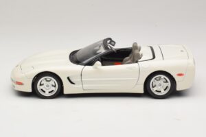 Chevrolet Corvette C5 Kabriolet Bílý Bburago 1:18 3076-P1 Kov – obrázek 4 z 8