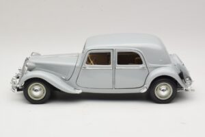 Citroen 15CV Six Šedý Maisto 1:18 31837 Kov – obrázek 4 z 8