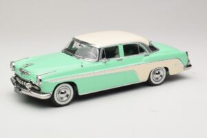 DeSoto Fireflite Sedan Světle Zelená & Krémová KK-Scale 1:18 DeSoto Fireflite Sedan Světle Zelená & Krémová KK-Scale 1:18 KKDC181543 Kov