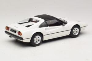 Ferrari 308 GTS Bílý MCG 1:18 MCG18664 Kov – obrázek 2 z 6