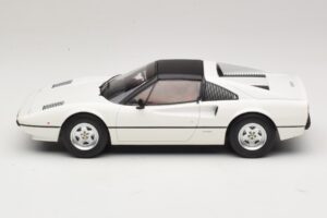 Ferrari 308 GTS Bílý MCG 1:18 MCG18664 Kov – obrázek 3 z 6
