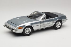 Ferrari 365 GTS Chrome Silver Hot Wheels 1:18 25738 Kov