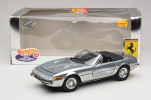 Ferrari 365 GTS Chrome Silver Hot Wheels 1:18 25738 Kov – obrázek 8 z 8