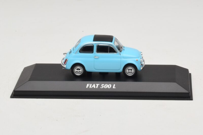 Fiat 500 L Modrý Maxichamps 1:43 940121601 Kov