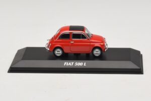 Fiat 500 L Červený Maxichamps 1:43 Fiat 500 L Červený Maxichamps 1:43 940121600 Kov