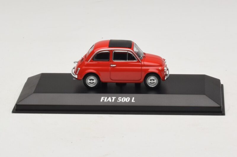 Fiat 500 L Červený Maxichamps 1:43 940121600 Kov