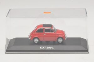 Fiat 500 L Červený Maxichamps 1:43 940121600 Kov – obrázek 4 z 5